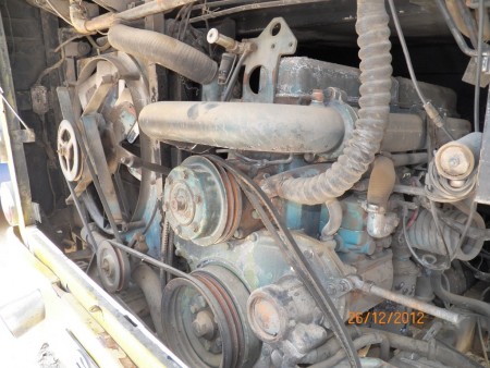 Motor batido e peças roubadas de ônibus do município (Foto: Ubatã Notícias)