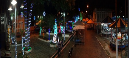 Praça ornamenta para os festejos de São Sebastião (Foto: Uillian Araújo)