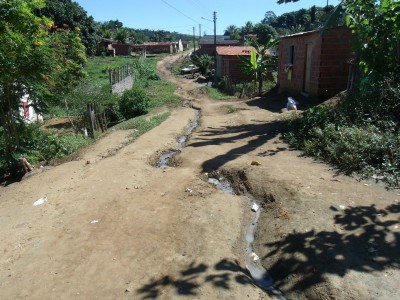 Moradores da Bica reclamam de Embasa e Coelba (Foto: Ubatã Notícias)