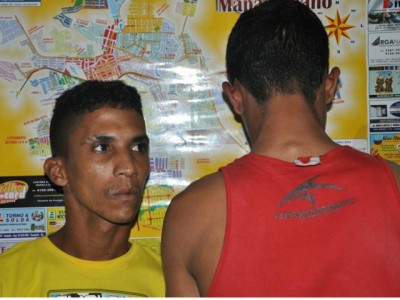 Franthesco, 26 anos e um adolescente de 16 foram flagrados (Foto: Radar 64)