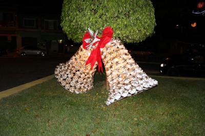 Praças foram decoradas com materiais reciclados (Foto: Divulgação)