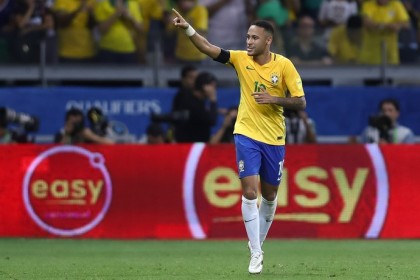 Neymar fez gol e deu assistência na vitória brasileira