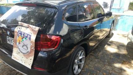 BMW foi apreendido em Ubatã pela CIPE (Foto: Ubatã Notícias)