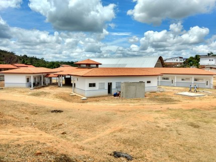 Escola Modelo foi construída no São Raimundo (Foto: Ubatã Notícias)