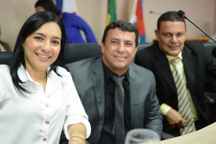 Siméia, César (presidente da Câmara) e o vice Paulo Silva (Foto: Ubatã Notícias)