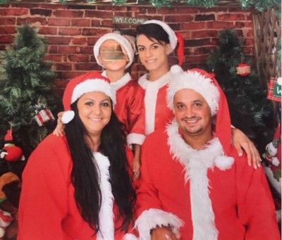 Filho havia postado foto com mãe e padrasto no Natal