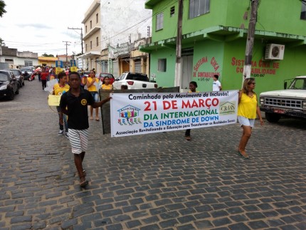 Caminhada percorreu principais ruas do município (Foto: Ubatã Notícias)