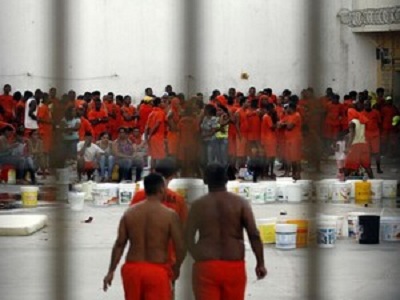 Detentos do pavilhão 10 do presídio de Feira de Santana fizeram rebelião. (Foto: Acorda Cidade)