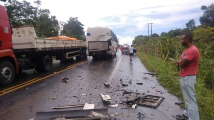 Acidente envolvendo 04 veículos ocorreu próximo a Itabuna (Foto: Ubatã Notícias)