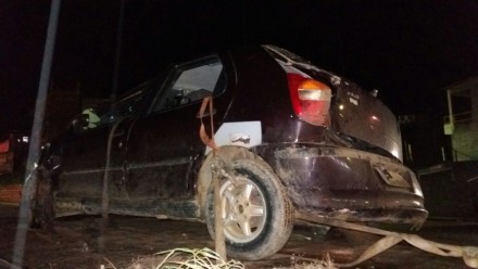 Veículo foi alvejado em intensa troca de tiros (Foto: Ubatã Notícias)