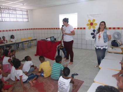 Palestra foi realizada na Escola Municipal ACM (Foto: Divulgação)