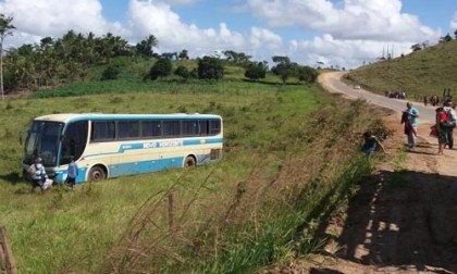 Acidente com ônibus aconteceu na BA-670 (Foto: Divulgação)