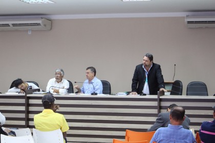 Reunião foi realizada na Câmara Municipal (Foto: Ubatã Notícias)
