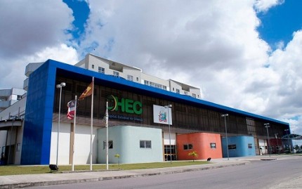Garota foi internada no Hospital Estadual da Criança (HEC), em Feira de Santana