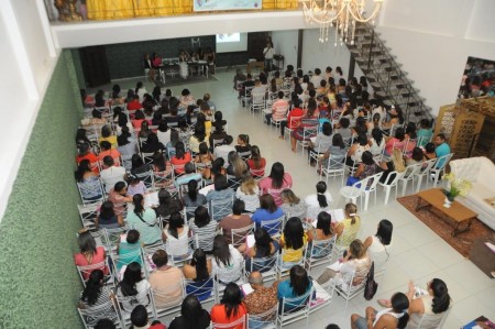 Fórum reuniu profissionais da educação (Foto: Valdir Santos)