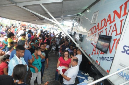 Cerca de 250 pessoas foram atendidas nesta quarta (Foto: Valdir Santos/Ubatã Notícias)