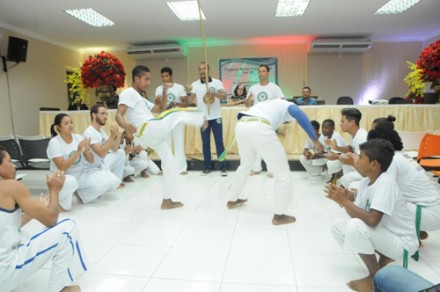 Abertura contou com apresentações de Karatê e Capoeira (Foto: Valdir Santos/UN)