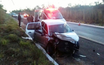 Veículo ficou destruído com batida no oeste da Bahia (Foto: Matuzalem Guimarães) 