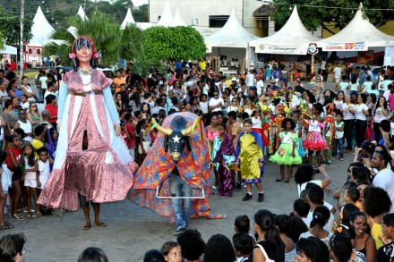 Evento contou com diversas apresentações culturais (Foto: Lauro Brasil)