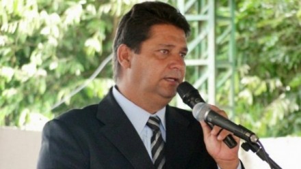 Ex-prefeito de Itagimirim é acionado por doações ilegais de imóveis do município