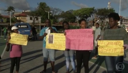 Moradores impedem saída de lanchas após acidente com mortes na Bahia 