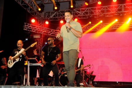 Xanddy cantou os maiores sucessos (Foto: Valdir Santos/Ubatã Notícias)