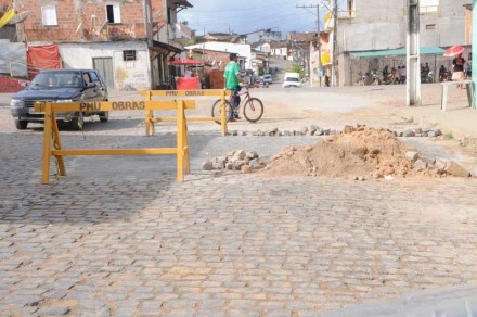 Prefeitura realiza reparos em diversos pontos (Foto: Valdir Santos)
