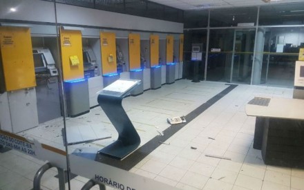 Banco foi invadido pelos criminosos durante a madrugada (Foto: Divulgação) 