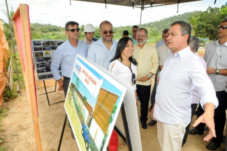 Rui visitou local onde será construído Centro de Canoagem (Foto: Valdir Santos)