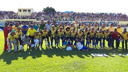 Equipe ipiauense perdeu por 1X0 para a seleção de Eunápolis (Foto: Giro Ipiaú) 