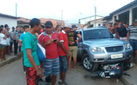 Jovem foi morto com seis tiros em carro, na cidade de Barreiras (Foto: Divulgação) 