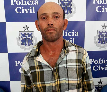 Homem foi preso após atar companheira com golpes de faca (Foto: Divulgação/DEAM)
