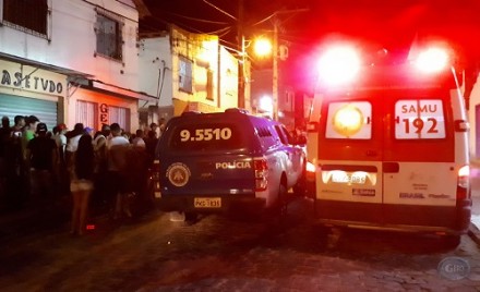 Homem foi assassinado à cerca de dez metros de sua residência (Foto: Giro Ipiaú) 