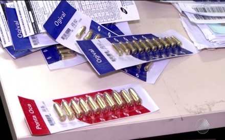 Polícia apreende grande quantidade de armas e munições (Foto: Divulgação) 